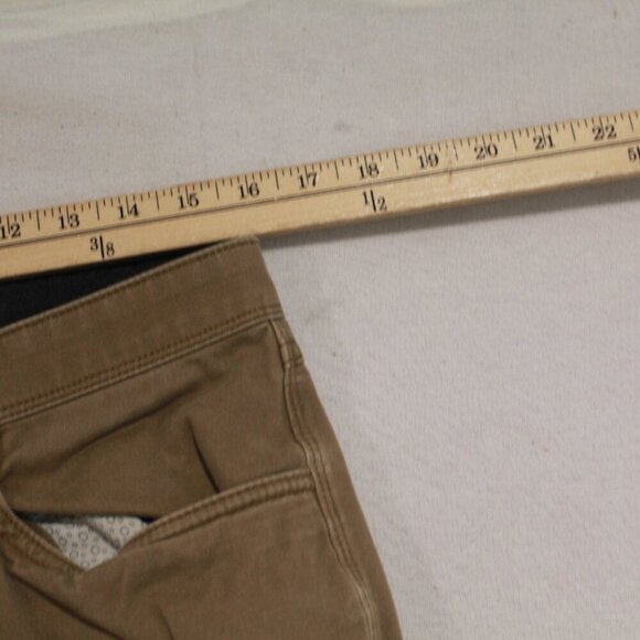 Van Heusen Men Tan Chino Shorts Never Tuck Slim Size 32X30 - Picture 7 of 10